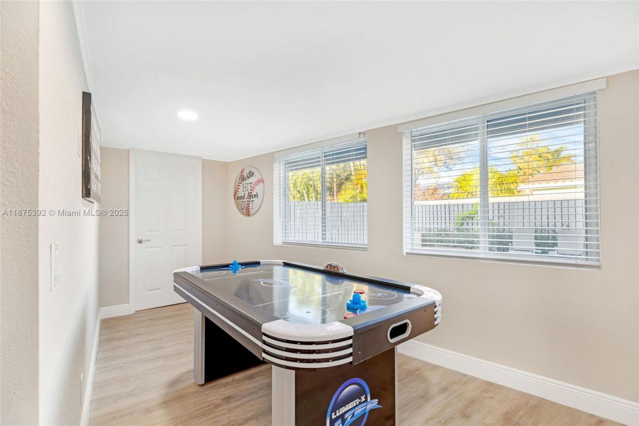 5740 NE 19th Ave, Fort Lauderdale, FL 33308 Photo