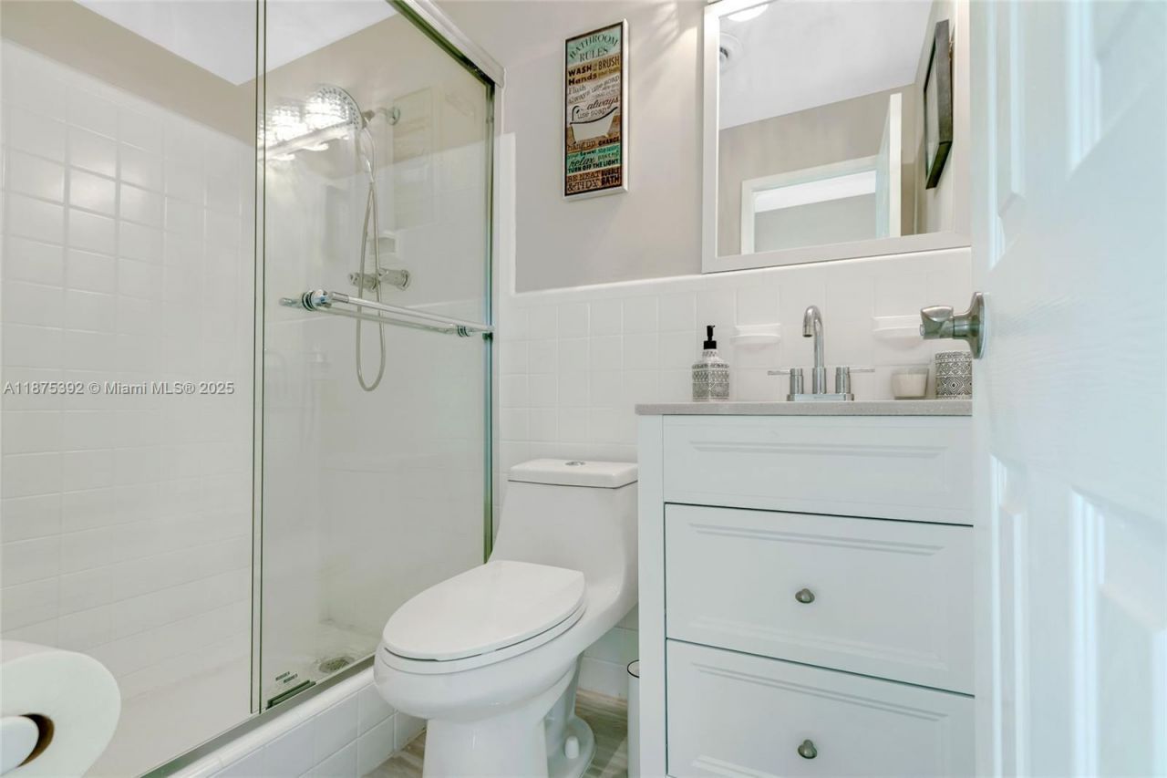 5740 NE 19th Ave, Fort Lauderdale, FL 33308 Photo