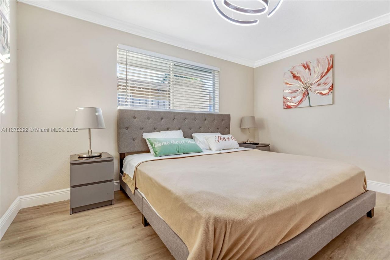 5740 NE 19th Ave, Fort Lauderdale, FL 33308 Photo