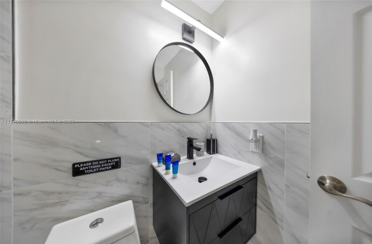 5740 NE 19th Ave, Fort Lauderdale, FL 33308 Photo