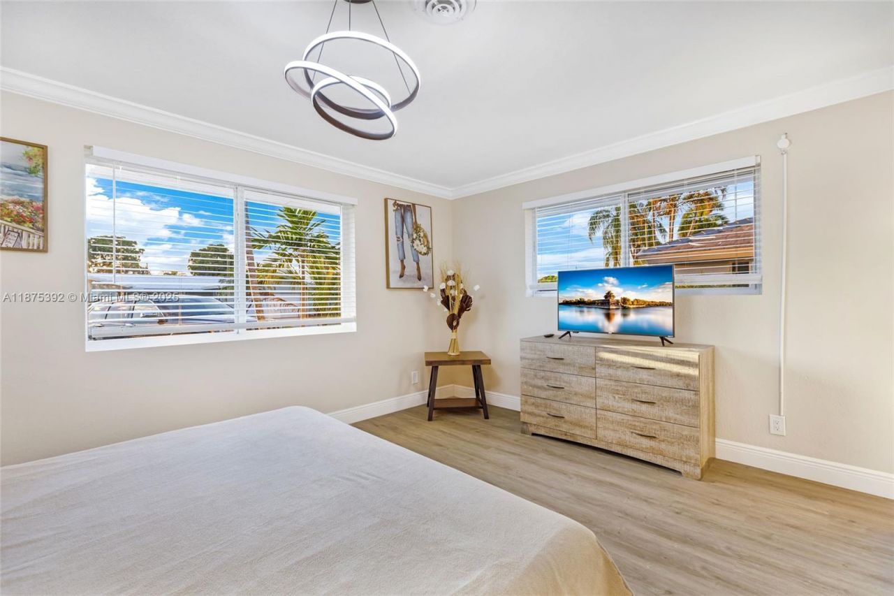 5740 NE 19th Ave, Fort Lauderdale, FL 33308 Photo