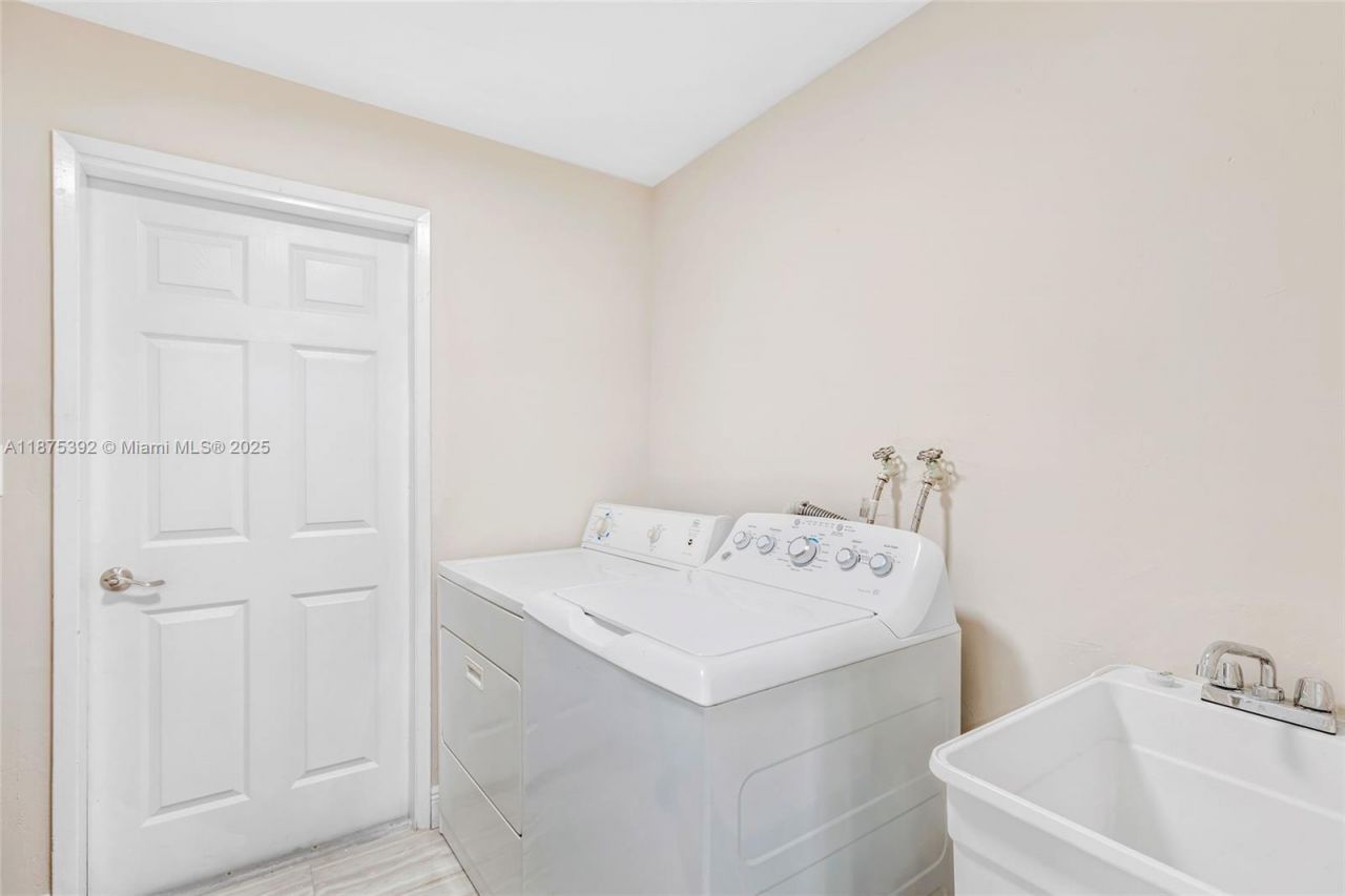 5740 NE 19th Ave, Fort Lauderdale, FL 33308 Photo