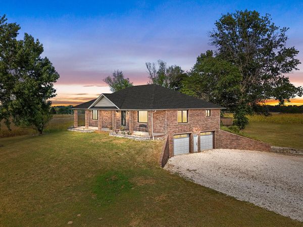 125 Capetti B Drive, Crane, MO 65633