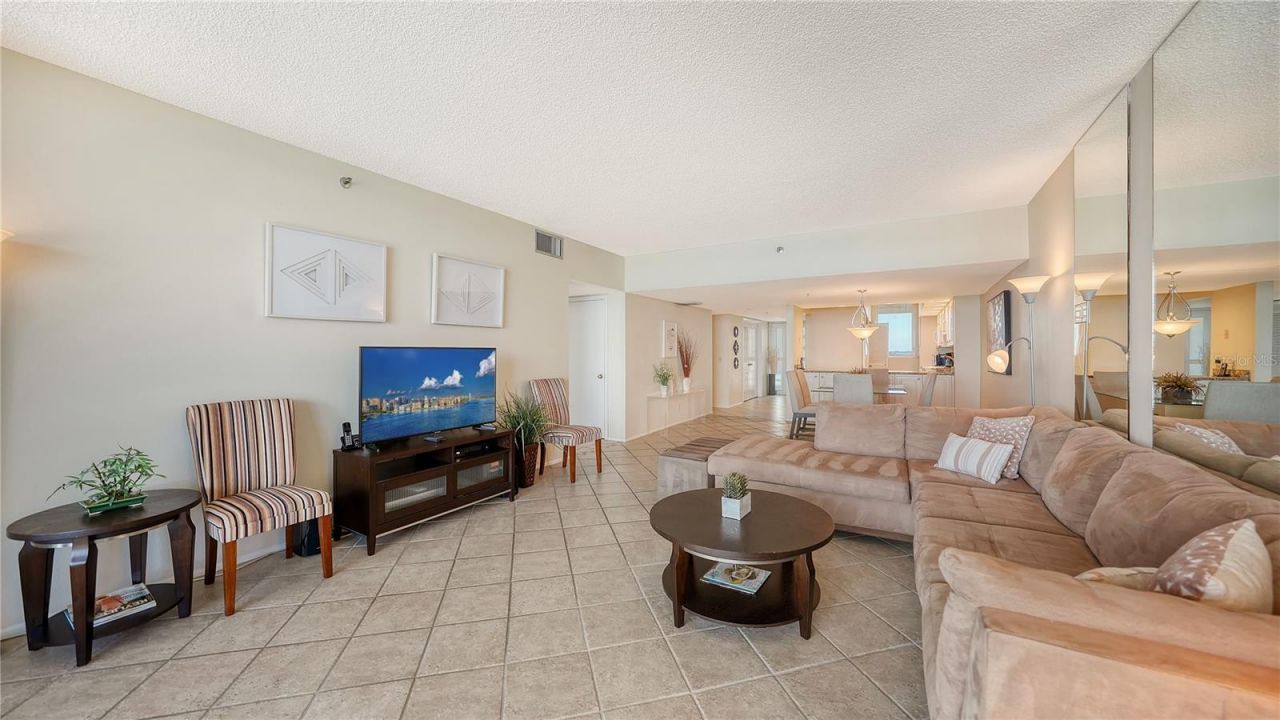 1055 Gulf Of Mexico Drive, Unit 504, Longboat Key, FL 34228 Photo