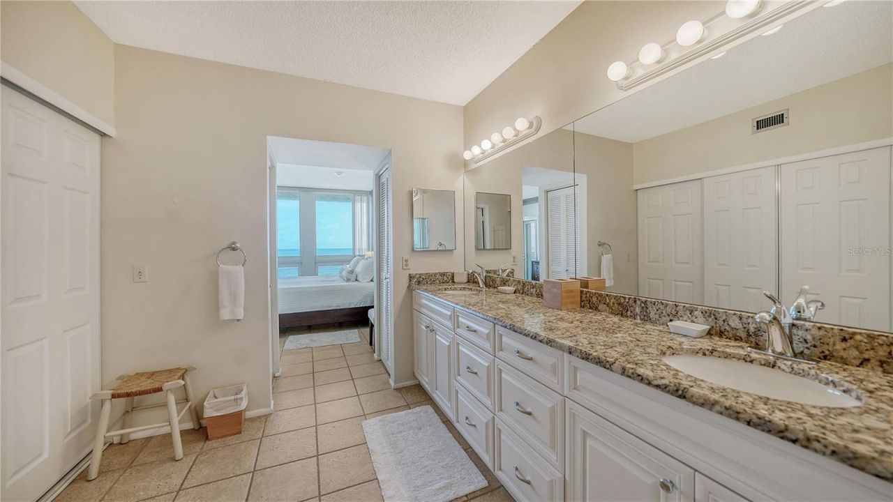1055 Gulf Of Mexico Drive, Unit 504, Longboat Key, FL 34228 Photo