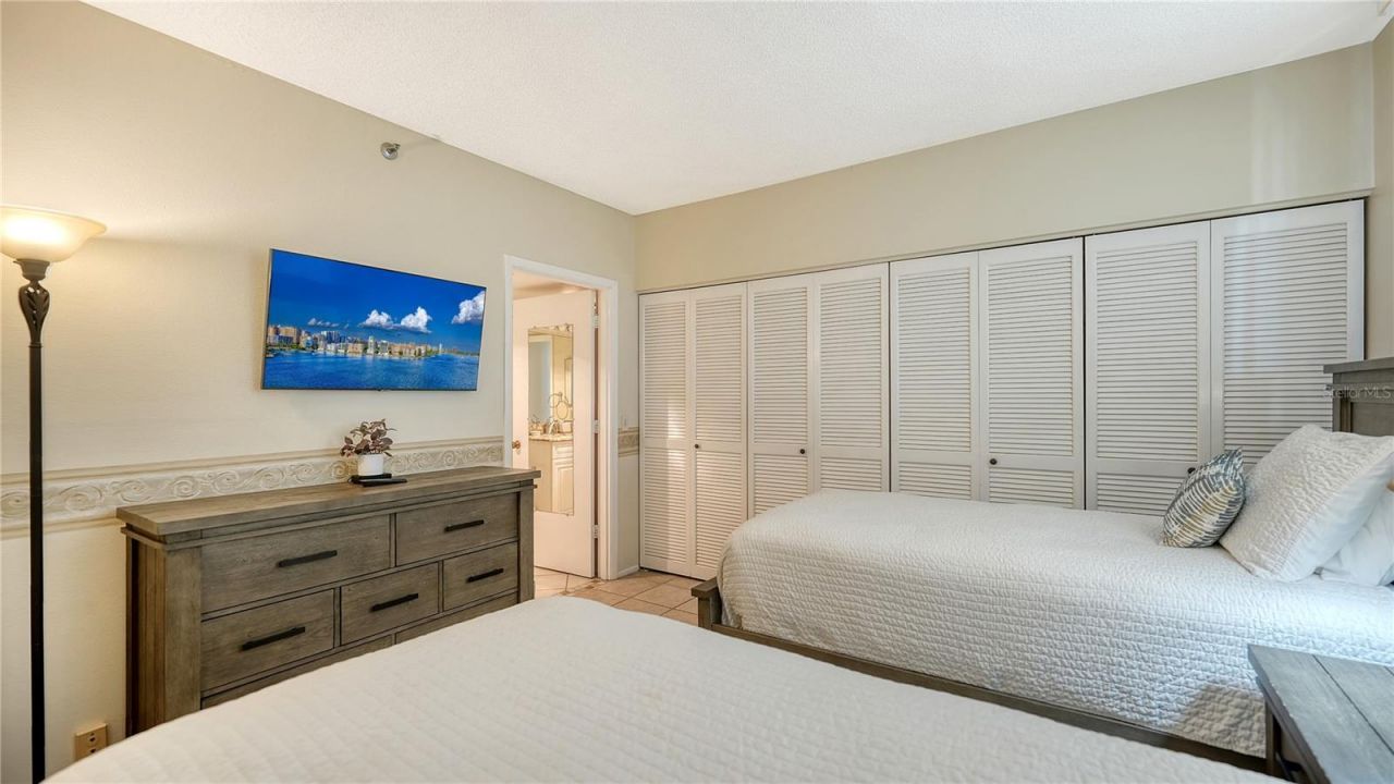 1055 Gulf Of Mexico Drive, Unit 504, Longboat Key, FL 34228 Photo