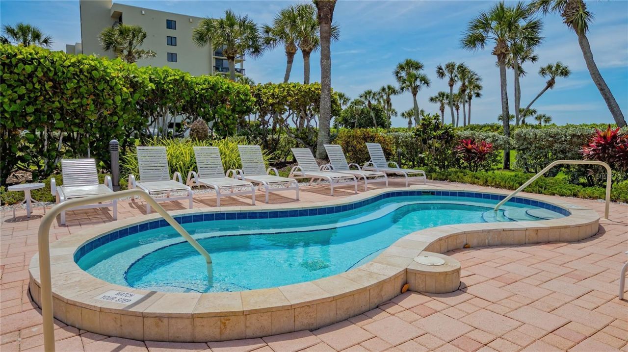 1055 Gulf Of Mexico Drive, Unit 504, Longboat Key, FL 34228 Photo