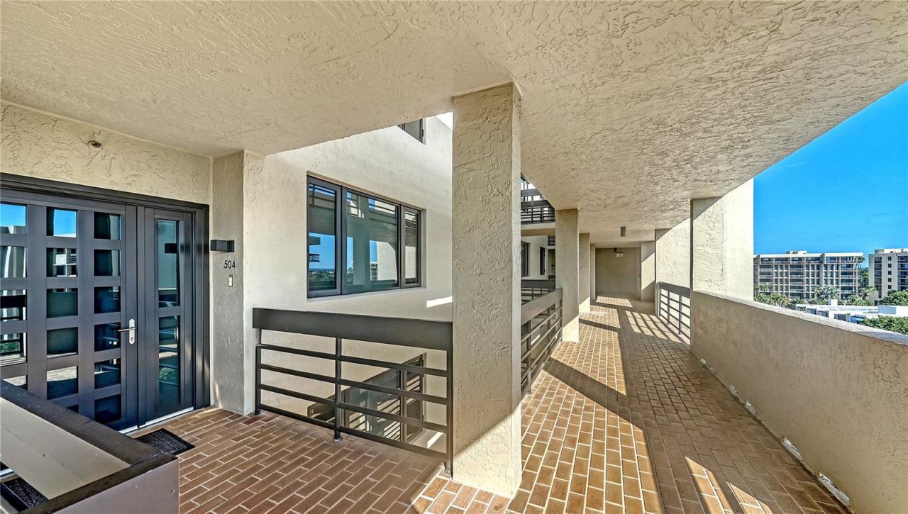 1055 Gulf Of Mexico Drive, Unit 504, Longboat Key, FL 34228 Photo