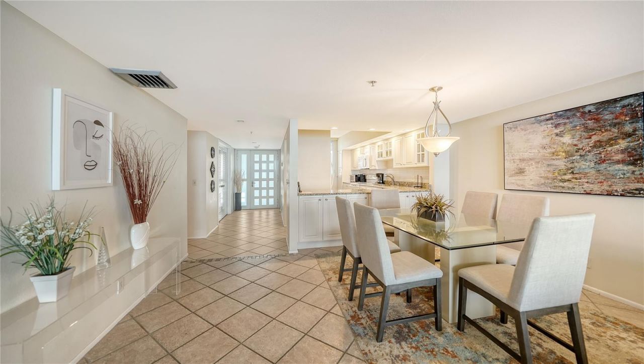1055 Gulf Of Mexico Drive, Unit 504, Longboat Key, FL 34228 Photo