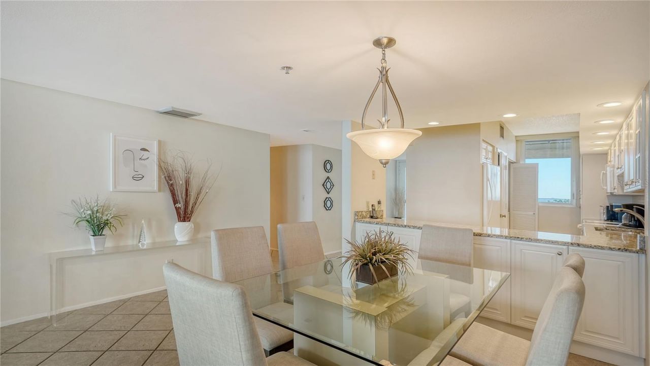 1055 Gulf Of Mexico Drive, Unit 504, Longboat Key, FL 34228 Photo