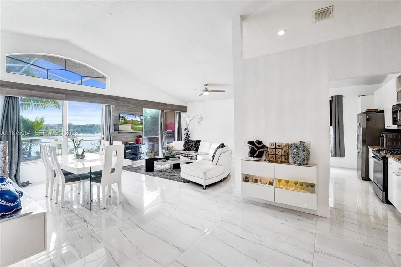 1947 NW 130th Ave, Pembroke Pines, FL 33028 Photo