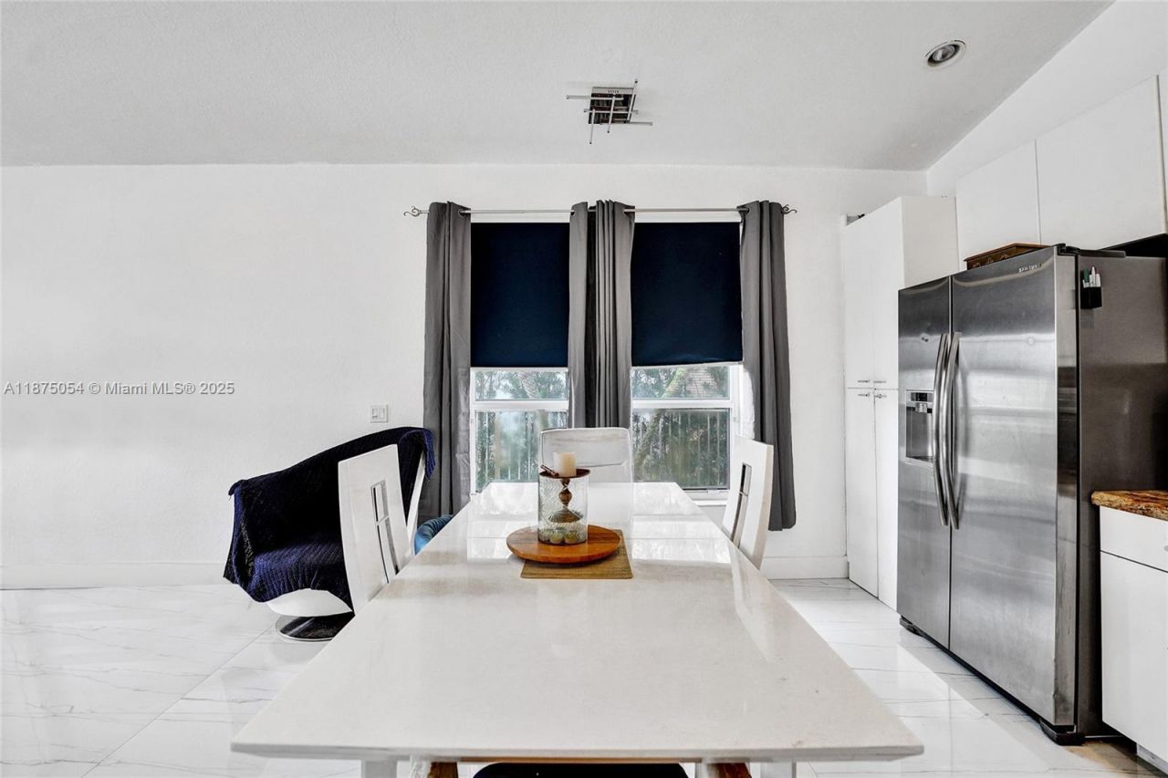 1947 NW 130th Ave, Pembroke Pines, FL 33028 Photo