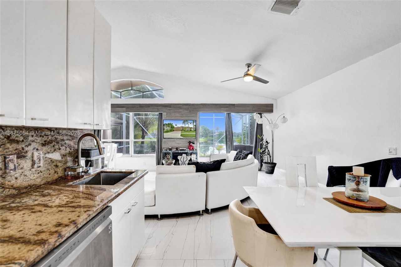 1947 NW 130th Ave, Pembroke Pines, FL 33028 Photo