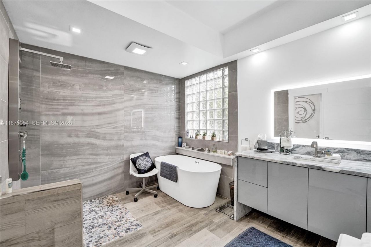 1947 NW 130th Ave, Pembroke Pines, FL 33028 Photo