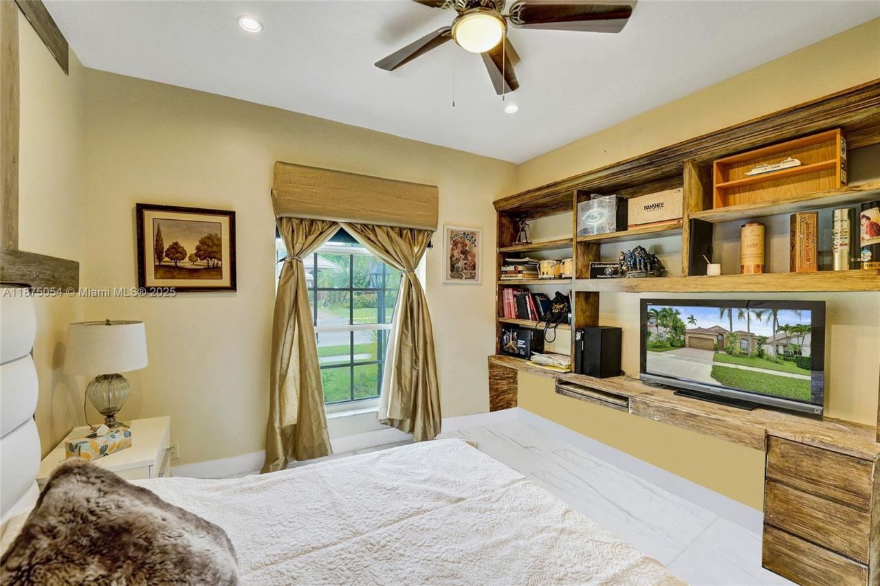 1947 NW 130th Ave, Pembroke Pines, FL 33028 Photo