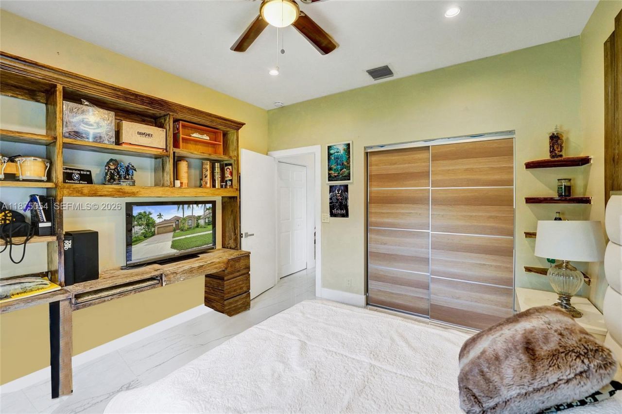 1947 NW 130th Ave, Pembroke Pines, FL 33028 Photo