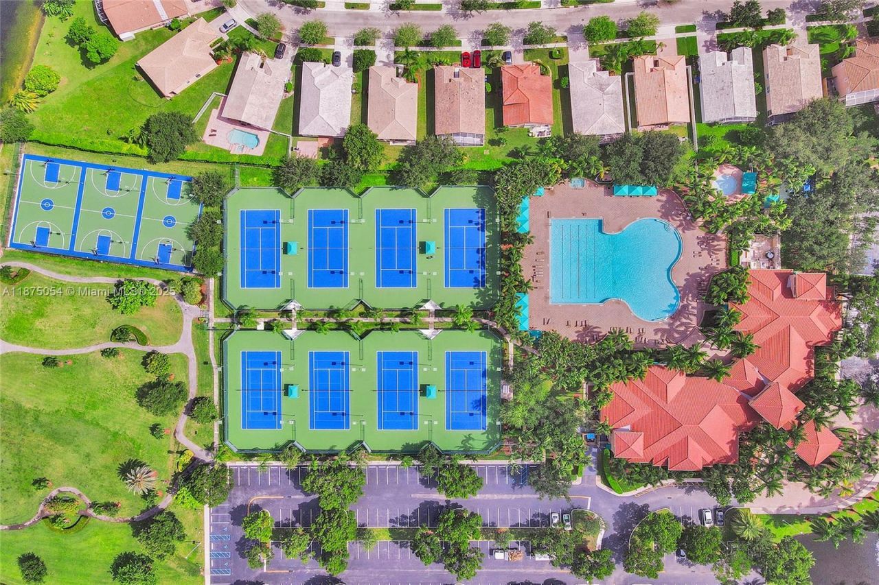 1947 NW 130th Ave, Pembroke Pines, FL 33028 Photo