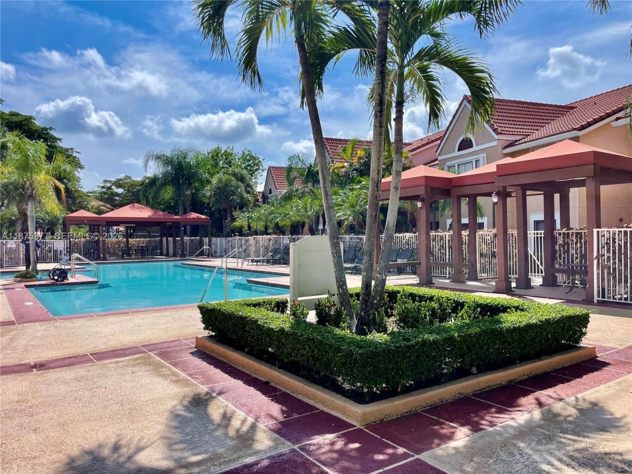 15591 SW 105th Ter, Unit 527, Miami, FL 33196 Main Photo