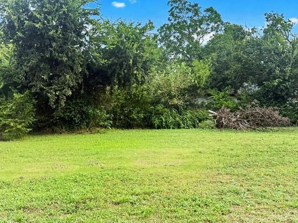 210 Carrie Mabrie Street, Trenton, TX 75490