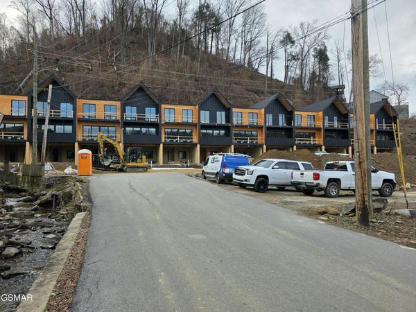 215 Circle Drive, Gatlinburg, TN 37738