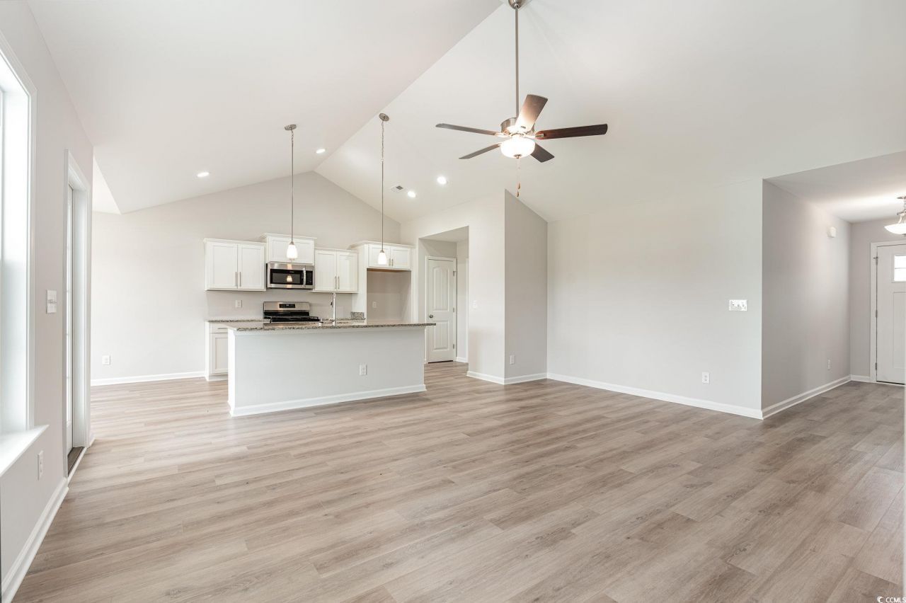 1028 Woodside Dr. Photo 4