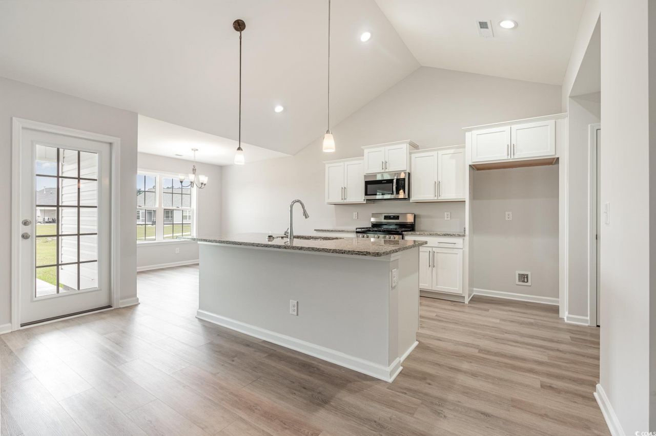 1028 Woodside Dr. Photo 6