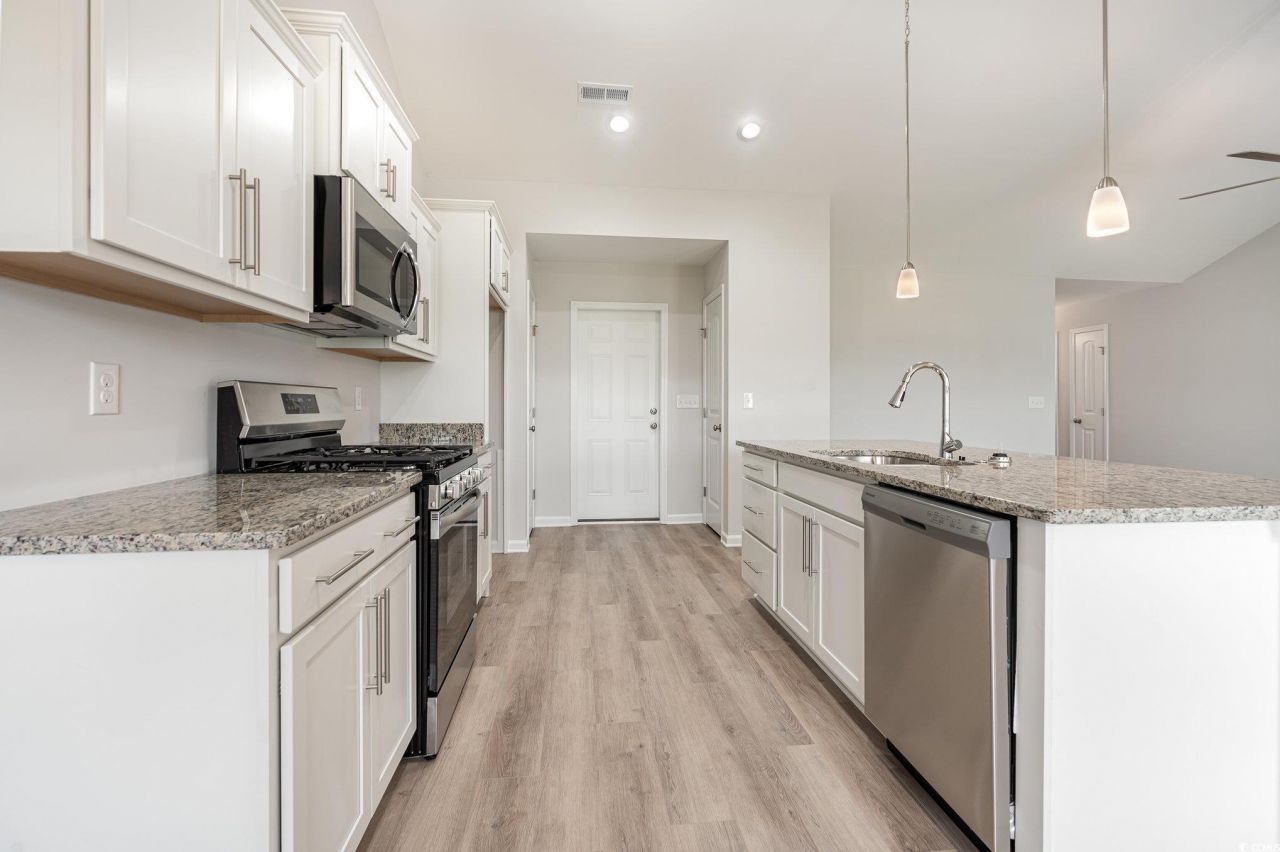 1028 Woodside Dr. Photo 7