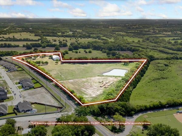 10590 FM 121, Van Alstyne, TX 75495