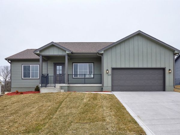 107 Golf View Drive, Osceola, IA 50213