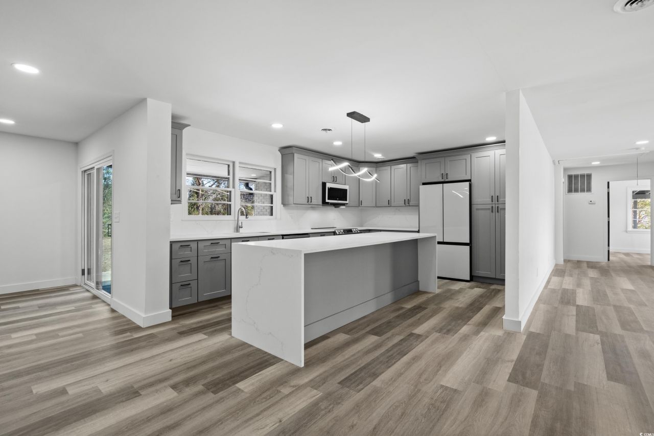 3807 Casey St. Photo 4