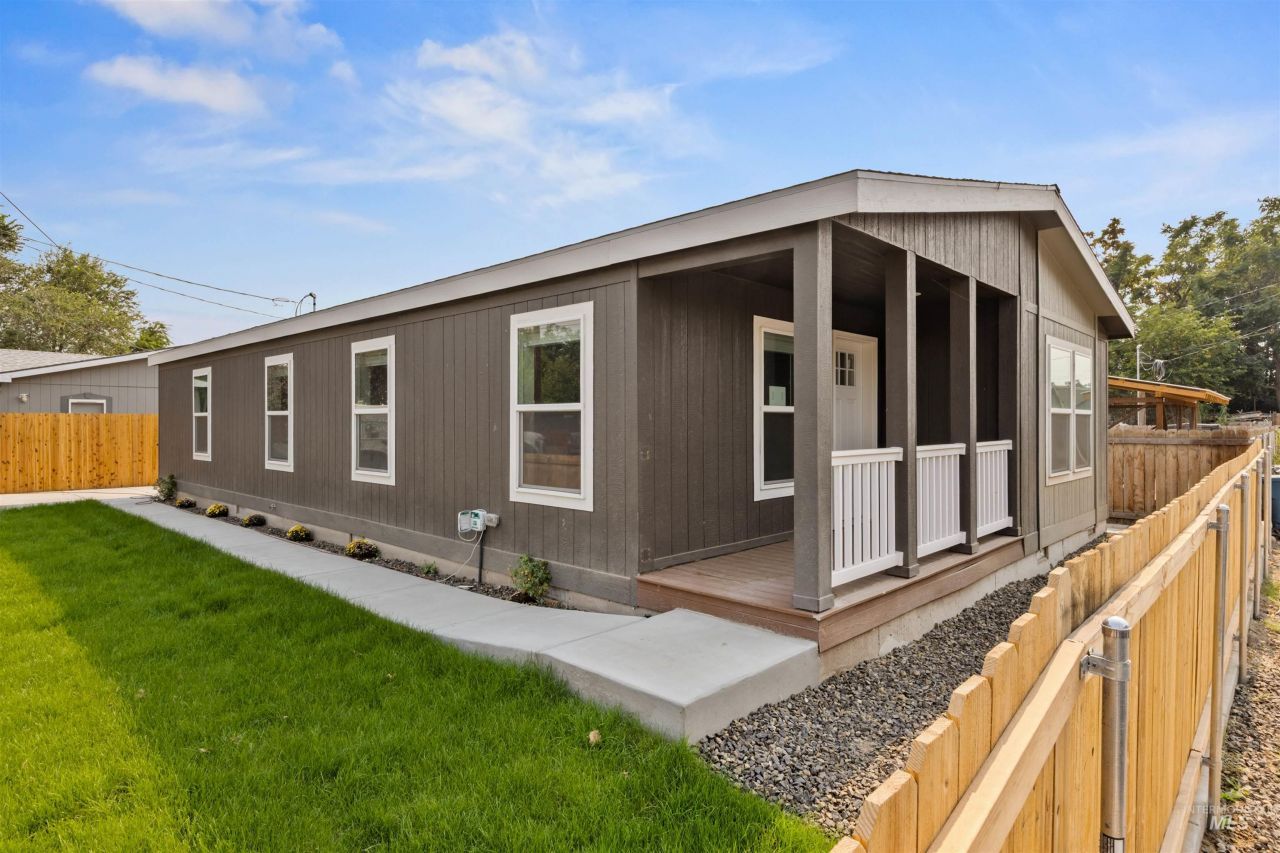 1315 2nd St N, Nampa, ID 83687 Main Photo