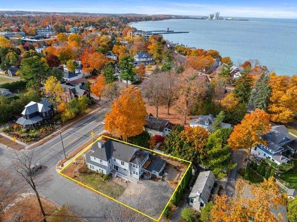 109 Petoskey Avenue, Charlevoix, MI 49720