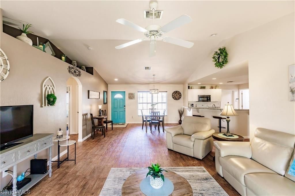 1809 NE 12th Pl, Cape Coral, FL 33909 Photo