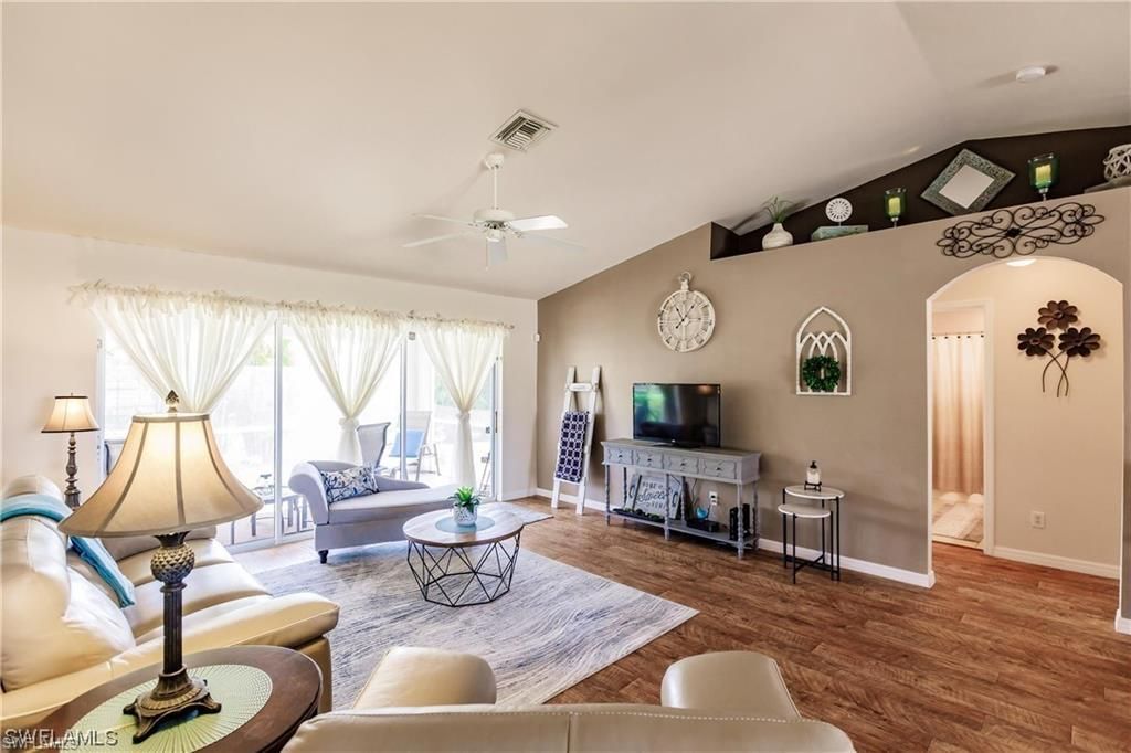 1809 NE 12th Pl, Cape Coral, FL 33909 Photo