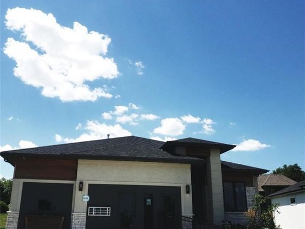 9836 Shady Bend Road, Lenexa, KS 66227