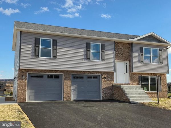 257 GROVE DRIVE, SHIPPENSBURG, PA 17257
