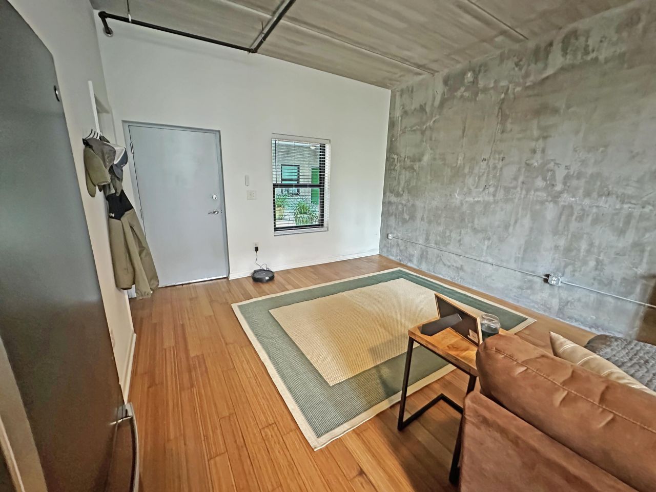 1 Cool Blow Street Photo 11