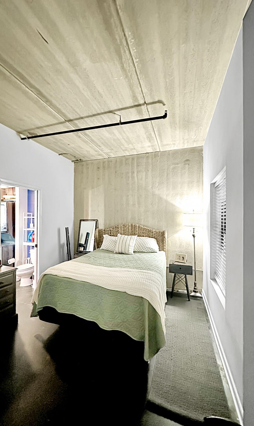 1 Cool Blow Street Photo 12