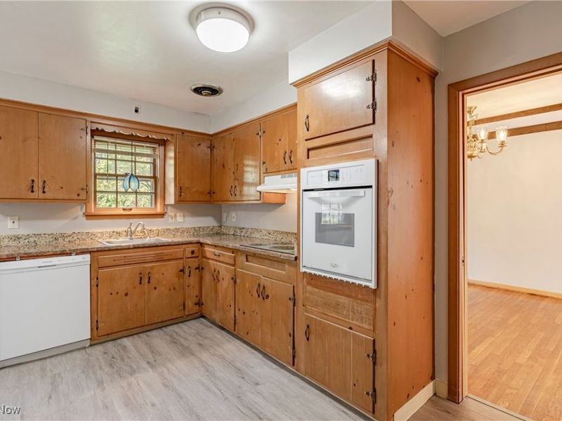 2463 Derbyshire Road, Cleveland Heights, OH 44106 Photo 10