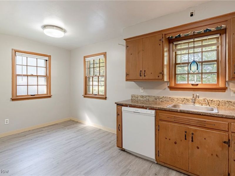 2463 Derbyshire Road, Cleveland Heights, OH 44106 Photo 11