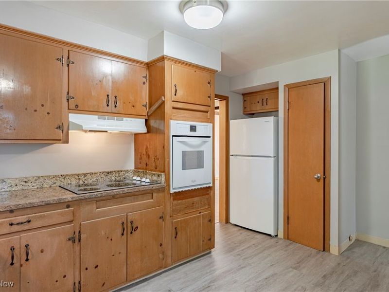 2463 Derbyshire Road, Cleveland Heights, OH 44106 Photo 13