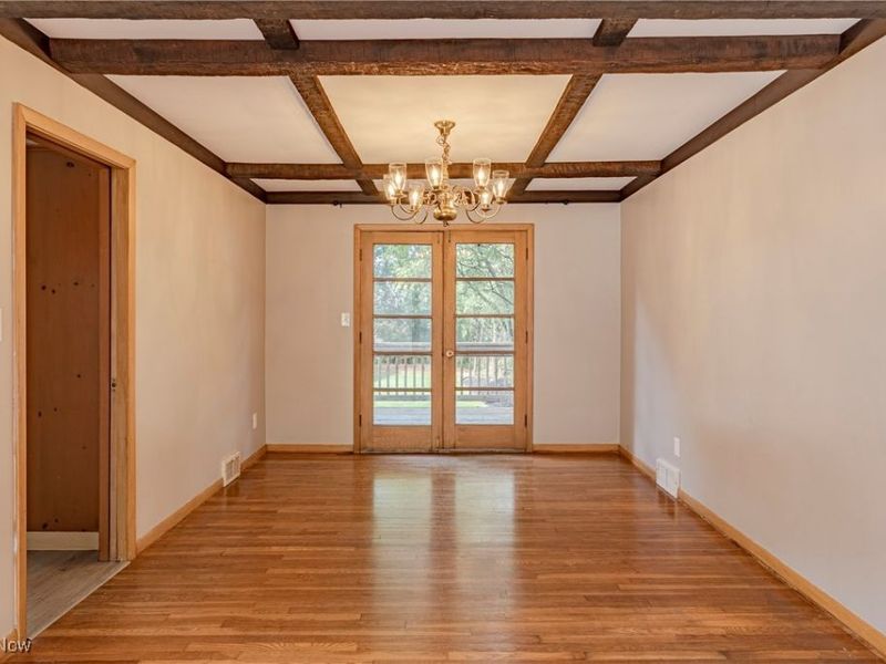 2463 Derbyshire Road, Cleveland Heights, OH 44106 Photo 7