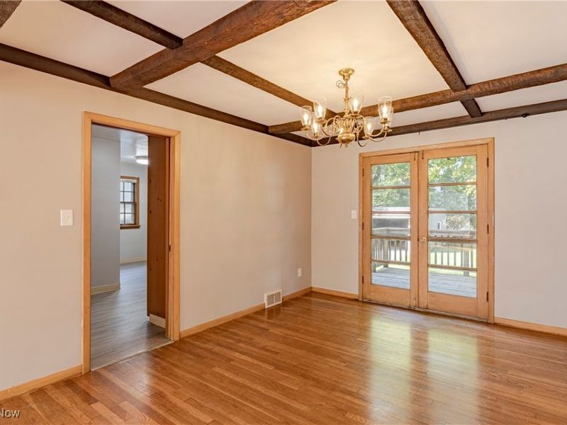 2463 Derbyshire Road, Cleveland Heights, OH 44106 Photo 8