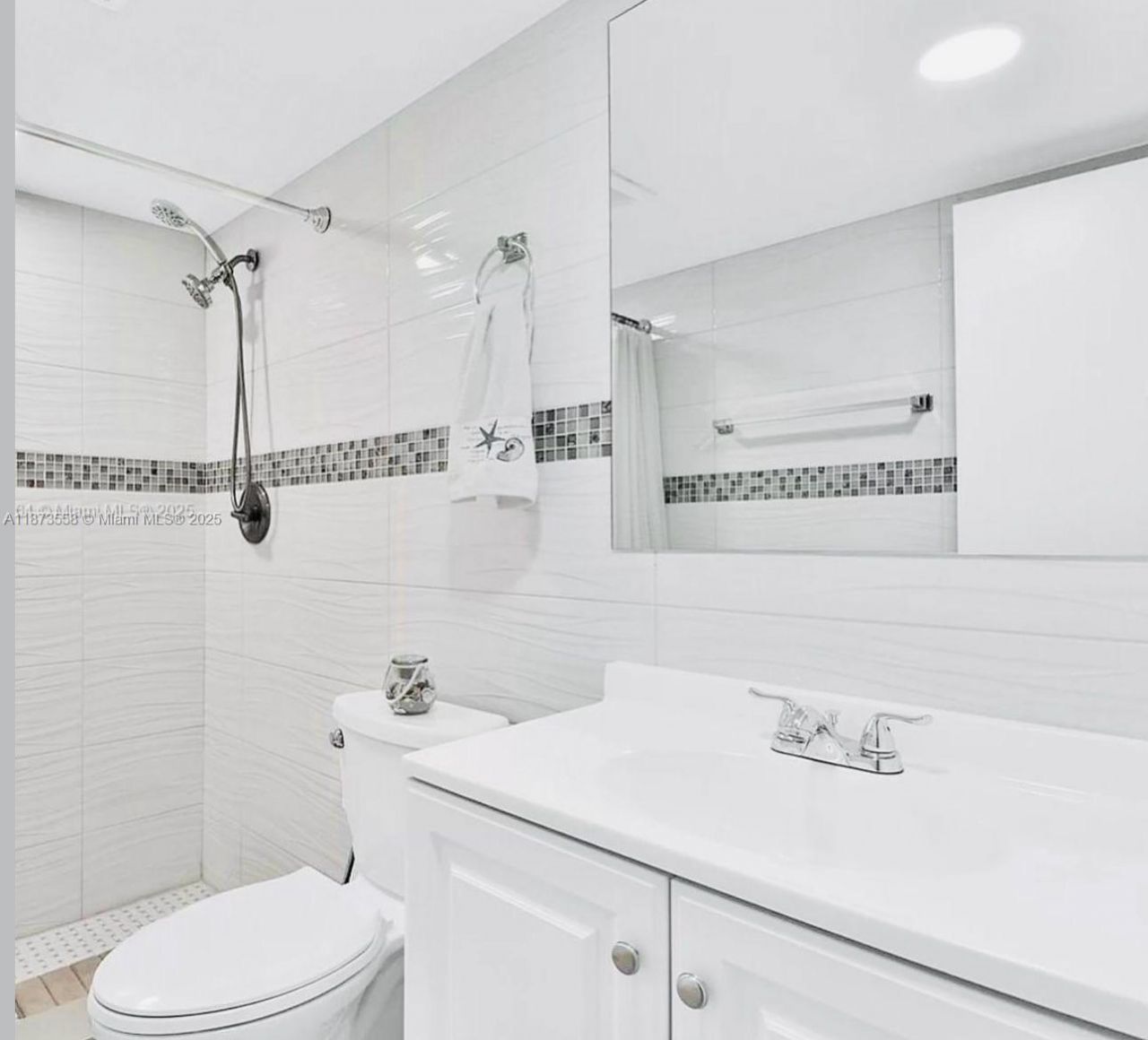 4850 NW 29th Ct, Unit 130, Lauderdale Lakes, FL 33313 Photo