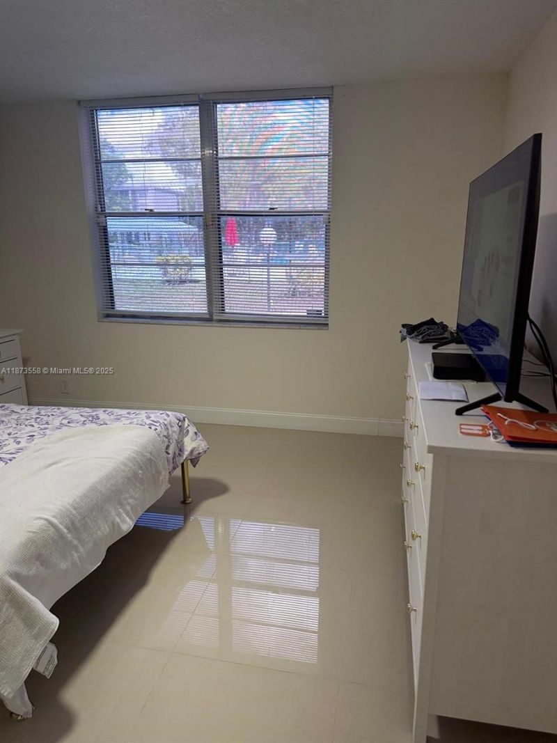 4850 NW 29th Ct, Unit 130, Lauderdale Lakes, FL 33313 Photo