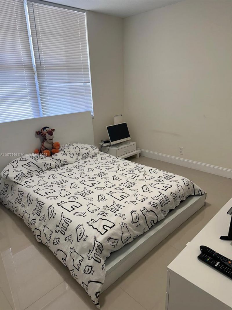 4850 NW 29th Ct, Unit 130, Lauderdale Lakes, FL 33313 Photo