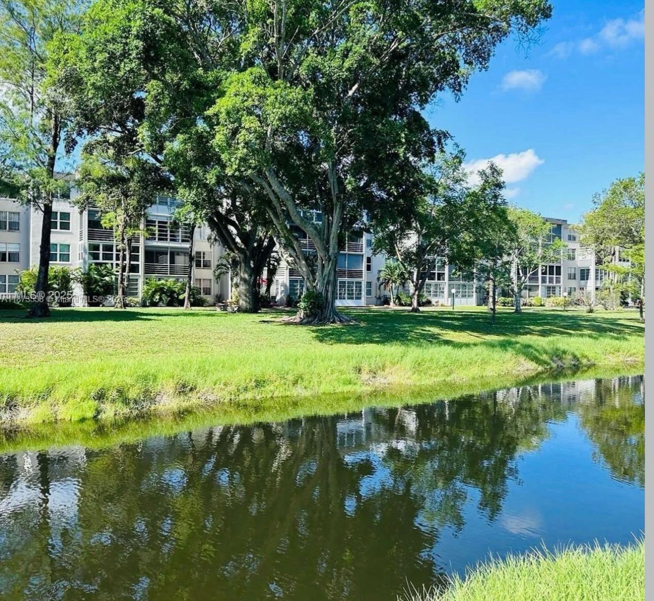 4850 NW 29th Ct, Unit 130, Lauderdale Lakes, FL 33313 Photo