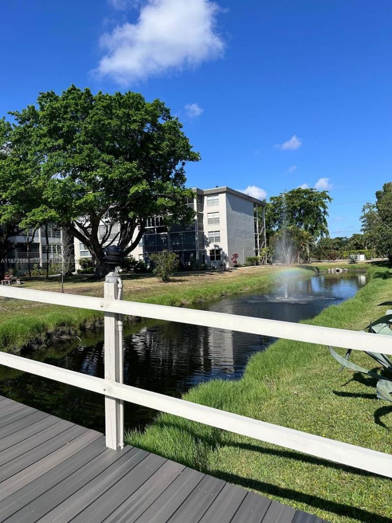 4850 NW 29th Ct, Unit 130, Lauderdale Lakes, FL 33313 Photo