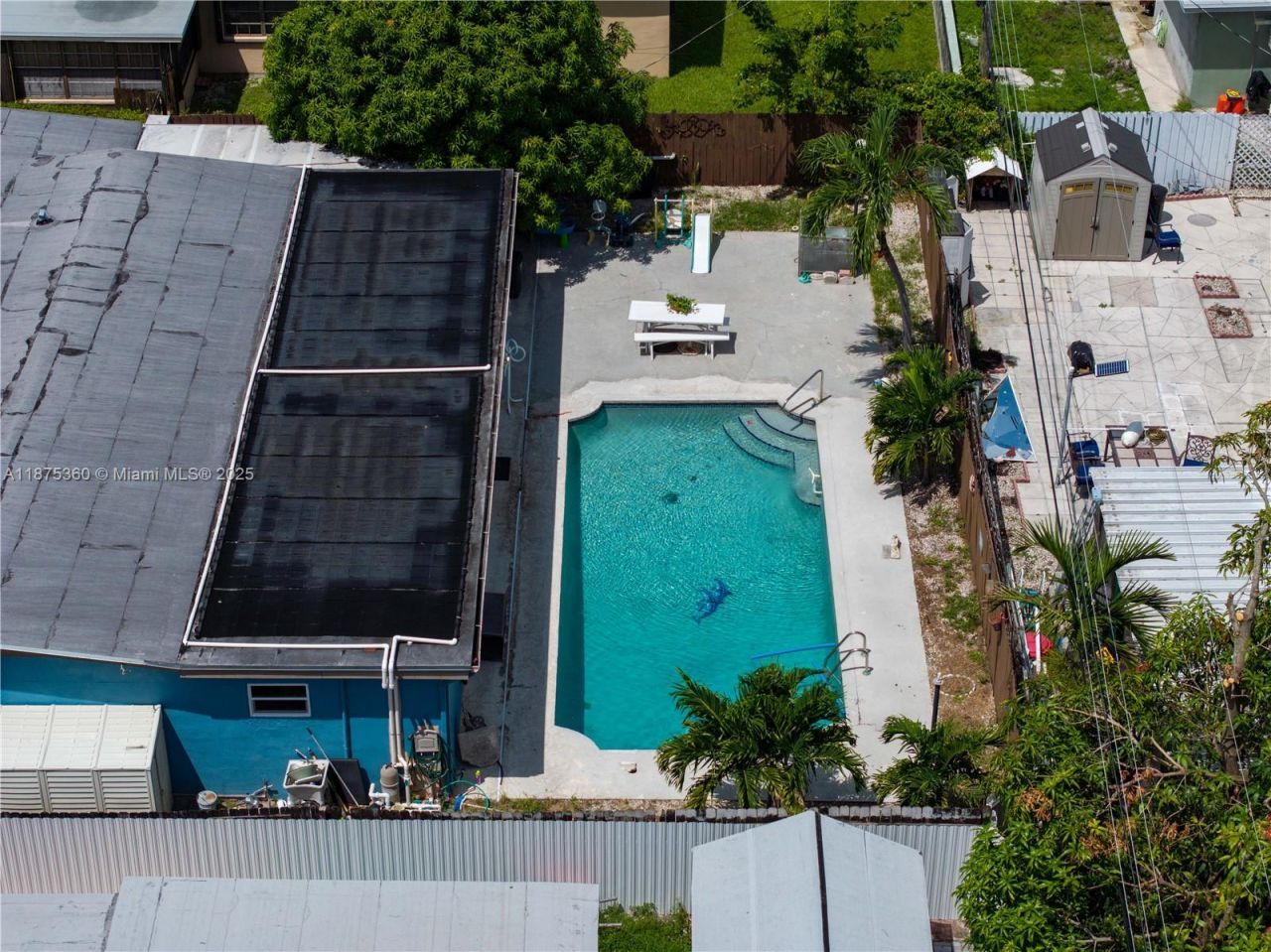 1317 W 61st Pl, Hialeah, FL 33012 Photo