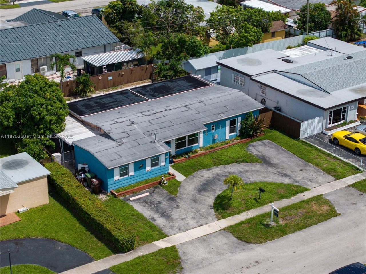 1317 W 61st Pl, Hialeah, FL 33012 Photo